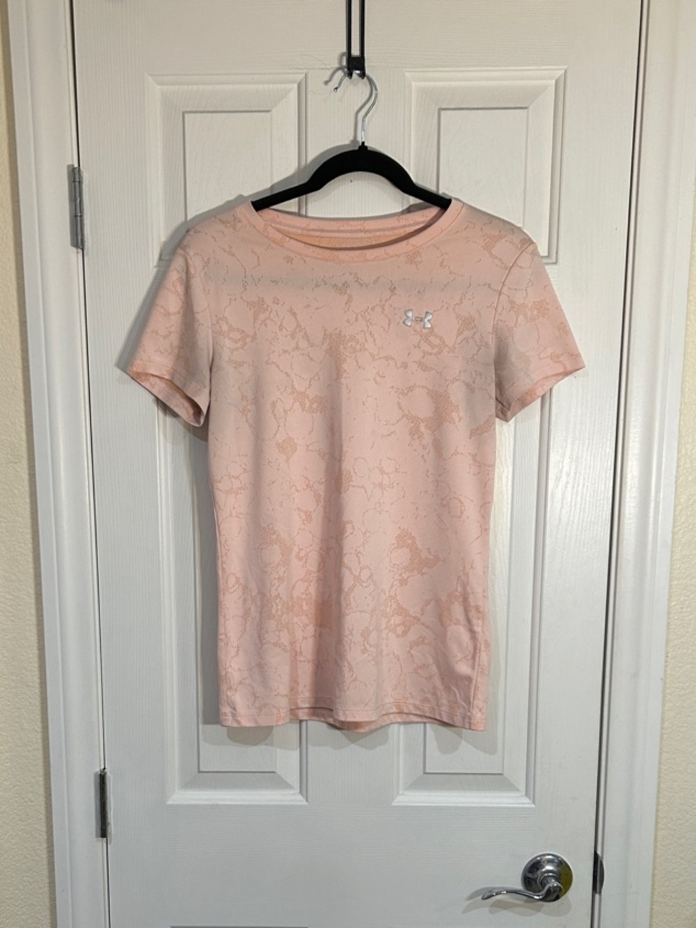 Under Armour Pale Pink Short Sleeve Women's Athletic Tee Small